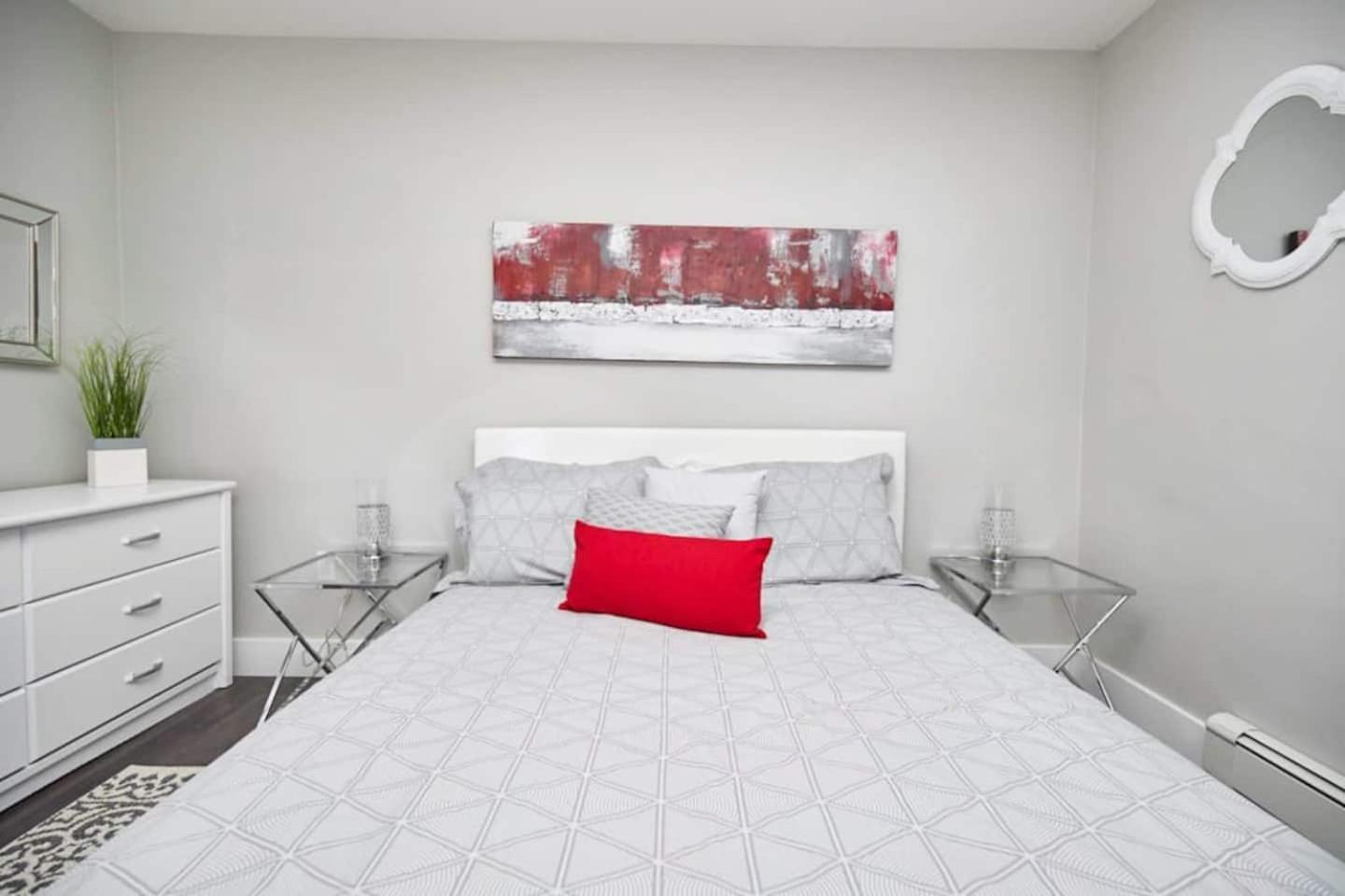Fallsview Boutique 2bd 4a