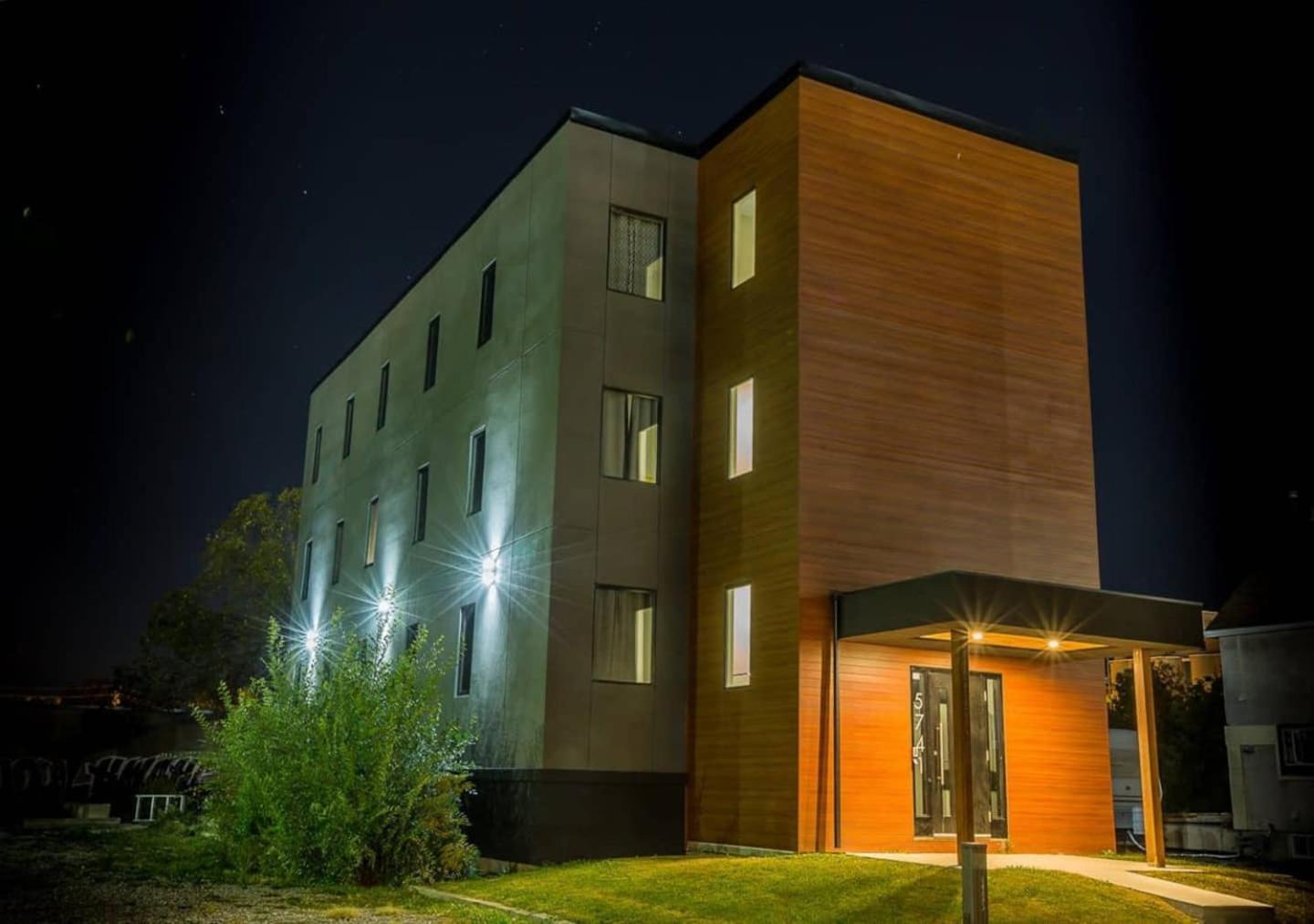 Fallsview Boutique 2bd 4a Apartment